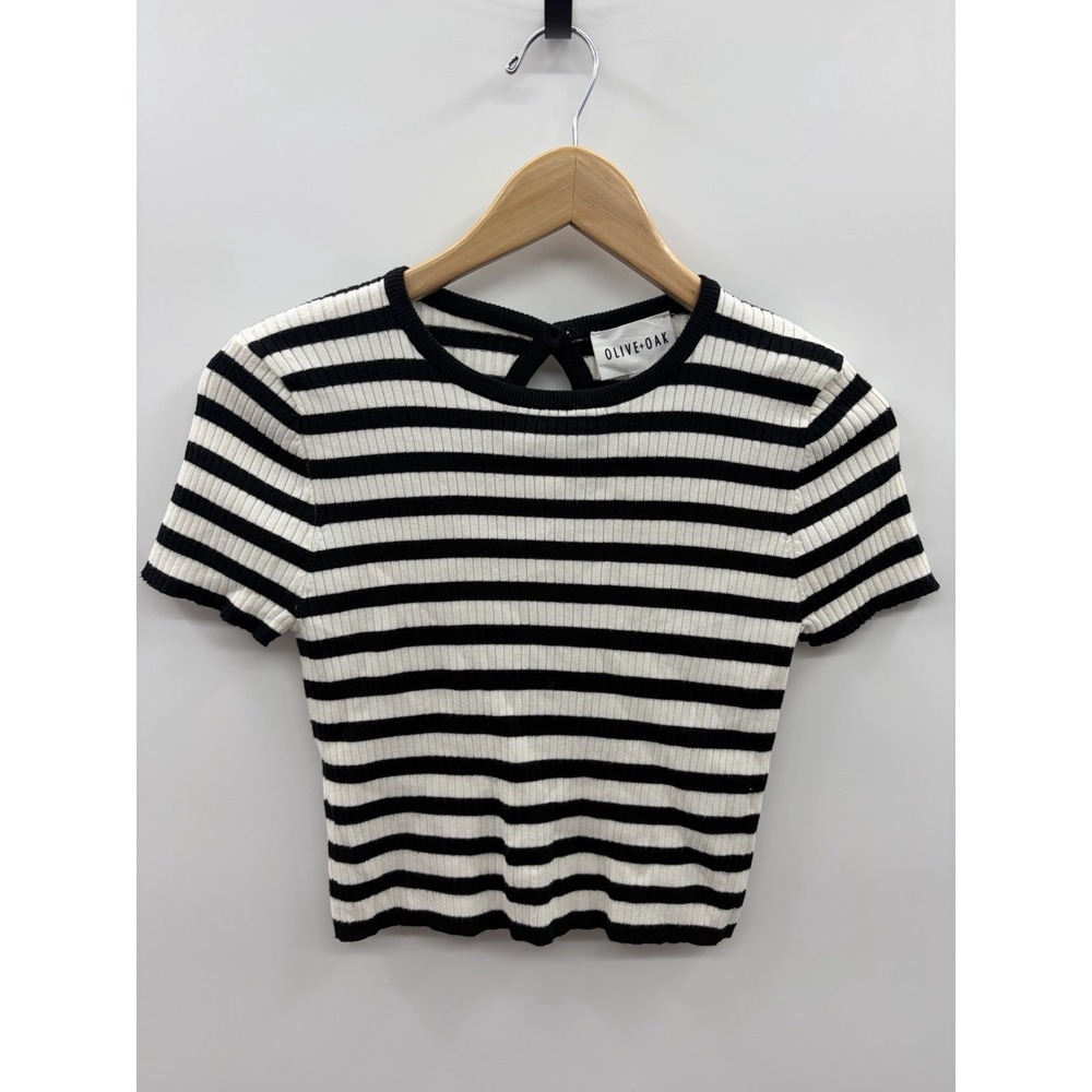 Olive + Oak Womens Size Large Striped Ribbed Cropped Sweater in Black/White 873
